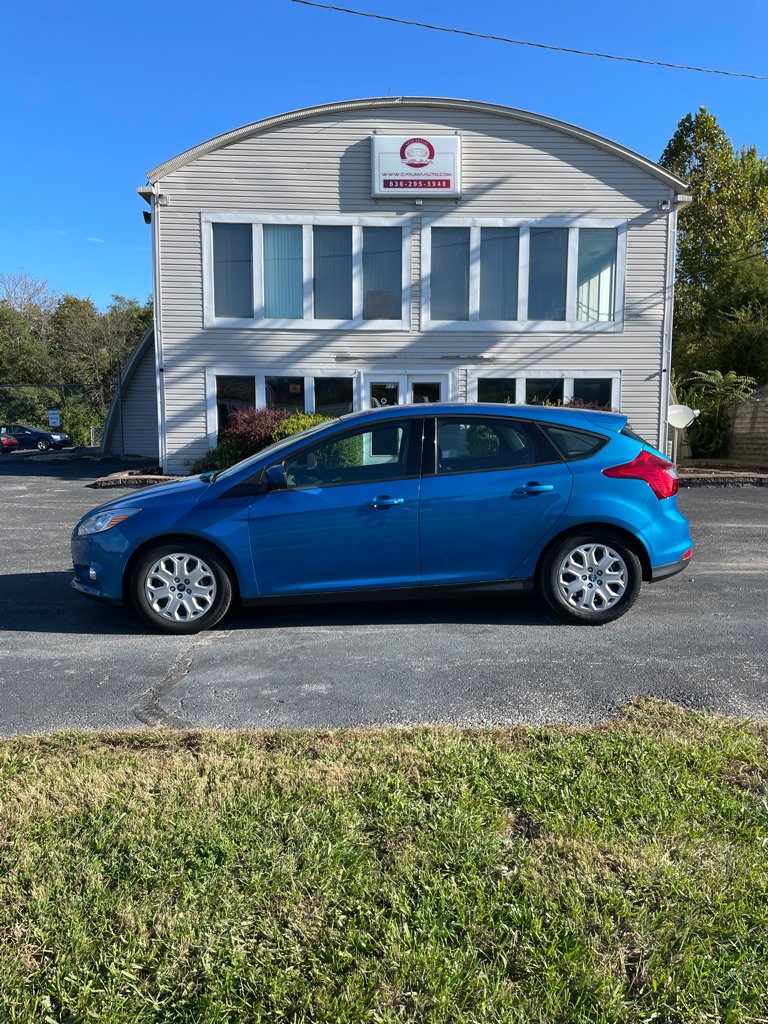 Used 2012 Ford Focus SE FWD image 2