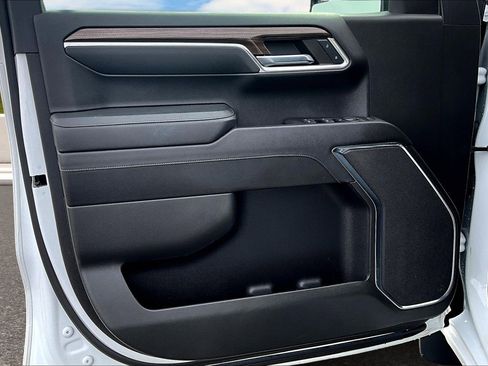 Used 2023 Chevrolet Silverado 1500 RST image 13