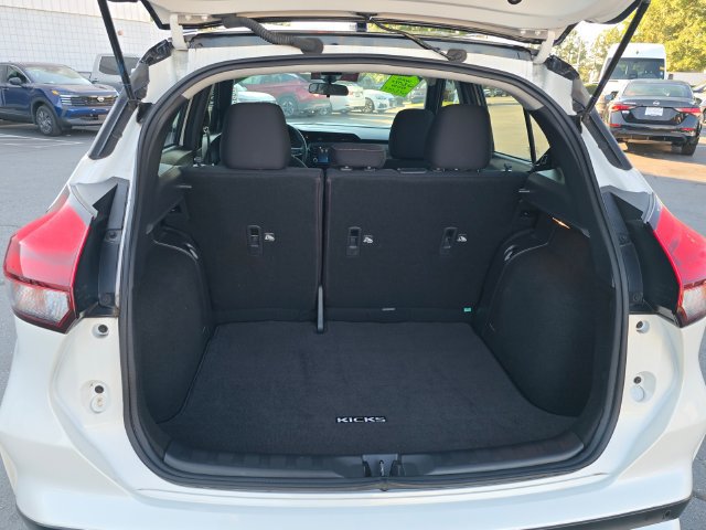 Certified 2023 Nissan Kicks SR FWD image 13