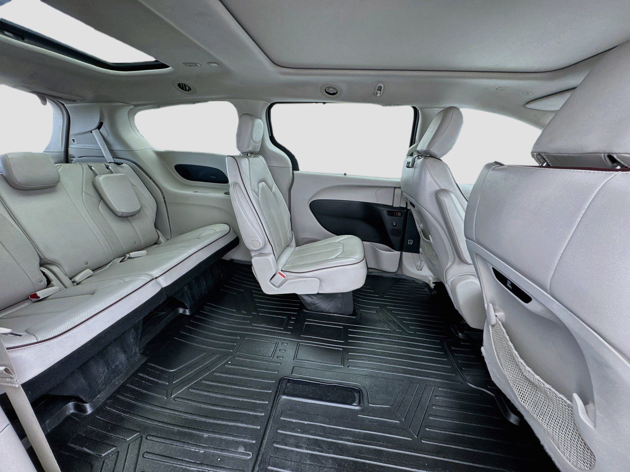 Used 2020 Chrysler Pacifica Limited FWD image 20