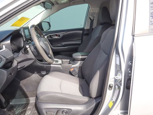 Used 2021 Toyota RAV4 XLE image 7