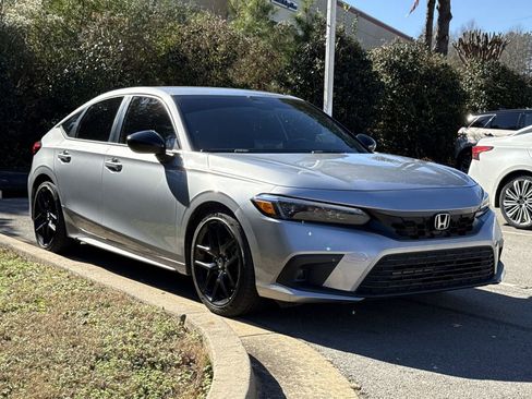 Used 2023 Honda Civic Sport image 3