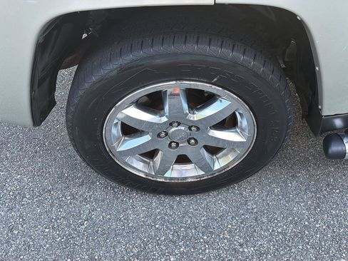 Used 2009 Jeep Liberty Limited w/ Premium Group II AWD/4WD image 35
