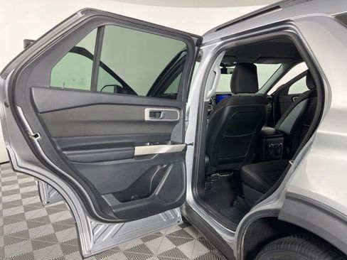 Used 2020 Ford Explorer XLT RWD image 37