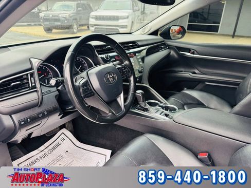 Used 2020 Toyota Camry XLE w/ Navigation Package image 3