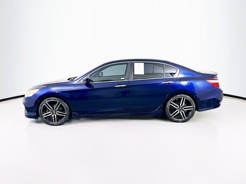 Used 2017 Honda Accord Sport image 4
