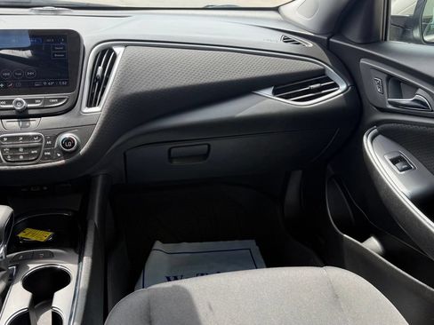 Used 2025 Chevrolet Malibu LT FWD image 12