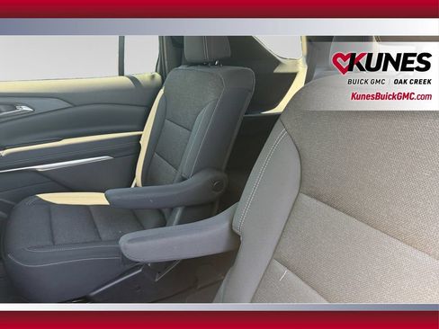 Used 2024 Chevrolet Traverse LT FWD image 33