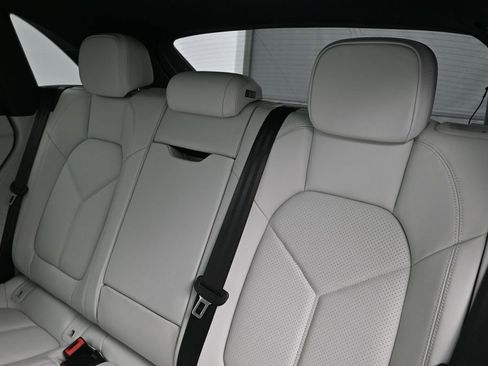Certified 2023 Porsche Macan Turbo AWD/4WD image 6