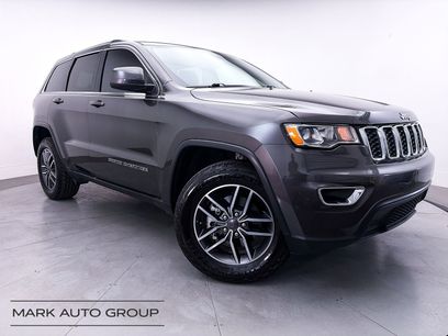 Used 2019 Jeep Grand Cherokee Laredo w/ 18" Wheel & 8.4" Radio Group