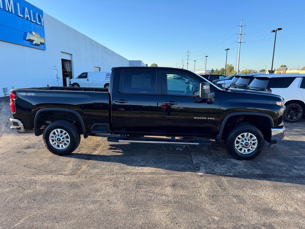 Used 2025 Chevrolet Silverado 2500 LT w/ Convenience Package AWD/4WD image 8