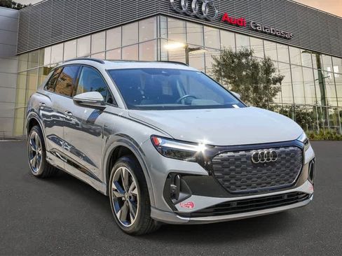 Used 2023 Audi Q4 e-tron Premium Plus w/ Premium Plus AWD/4WD image 5