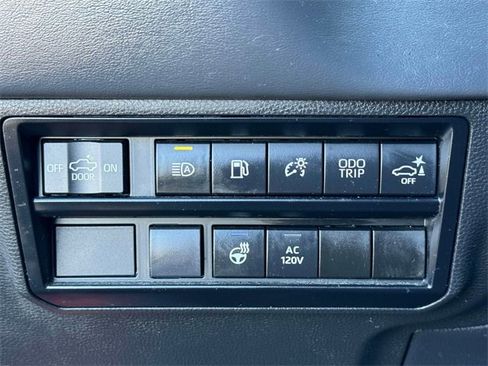 Used 2023 Toyota Tundra Platinum image 16