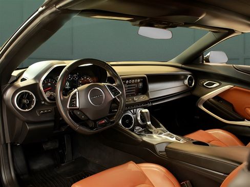 Used 2016 Chevrolet Camaro SS image 13