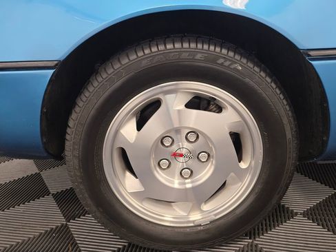 Used 1988 Chevrolet Corvette Convertible image 17