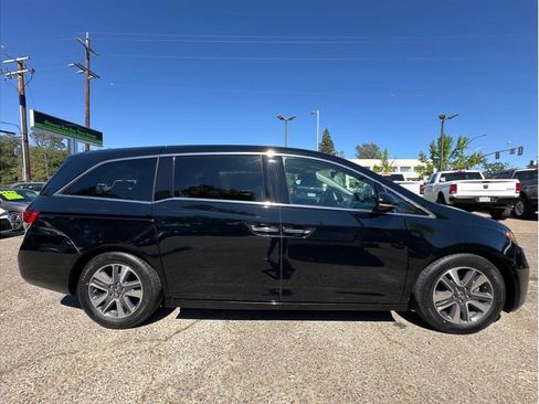 Used 2015 Honda Odyssey Touring Elite image 9