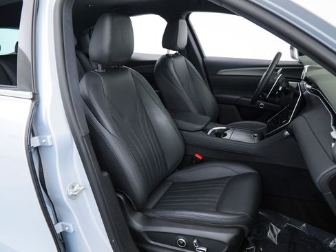 Certified 2023 Maserati Grecale GT image 13