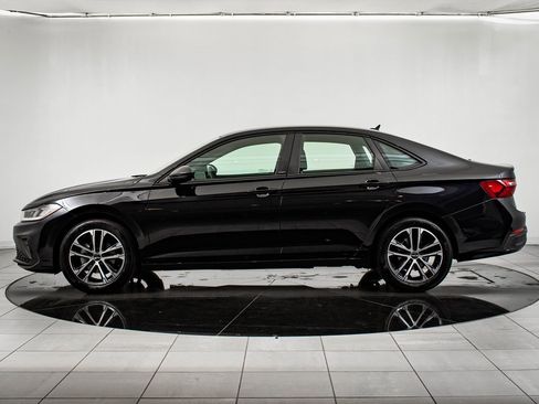 Used 2025 Volkswagen Jetta Sport image 5