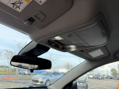 Used 2023 Chevrolet Equinox LT FWD image 29