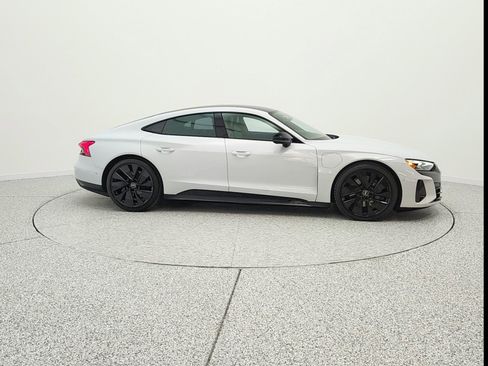 Used 2022 Audi e-tron GT Prestige w/ Prestige Package image 4