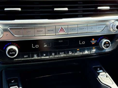 Used 2020 Kia Telluride EX image 17