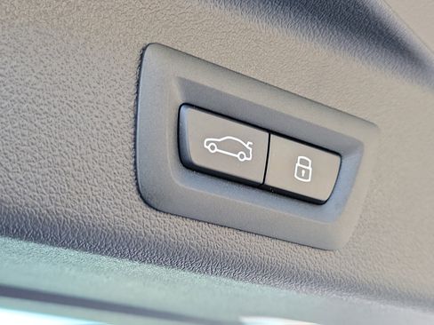 New 2026 BMW X5 xDrive50e image 7