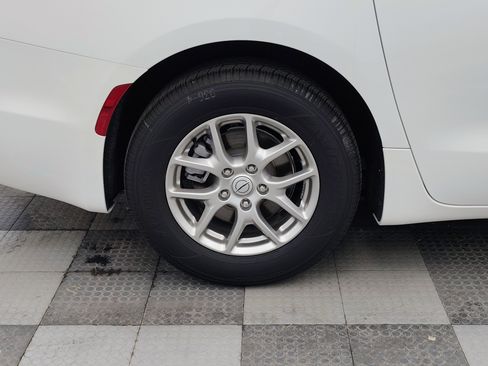 New 2026 Chrysler Pacifica Select FWD image 13