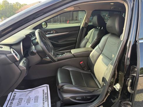 Used 2017 Nissan Maxima 3.5 SV FWD image 2