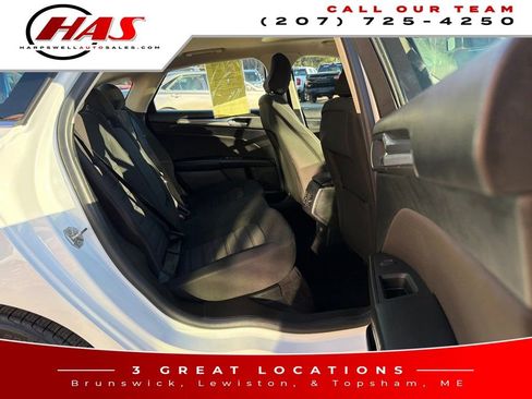 Used 2020 Ford Fusion SE image 10