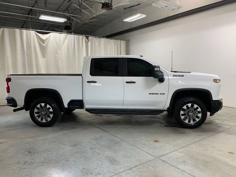 Used 2024 Chevrolet Silverado 2500 Custom w/ Custom Convenience Package AWD/4WD image 11