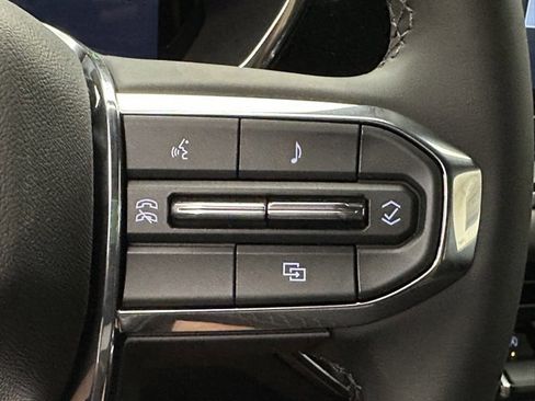 New 2026 GMC Canyon Elevation w/ Technology Package image 11