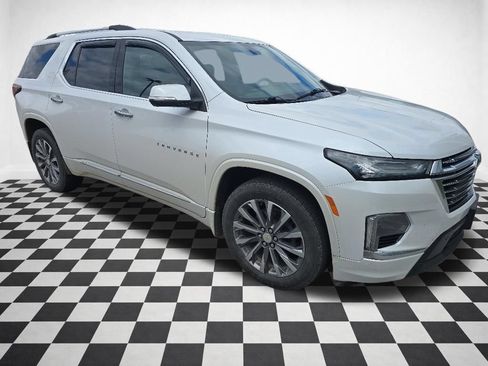 Certified 2022 Chevrolet Traverse Premier w/ LPO, Floor Liner Package AWD/4WD image 32