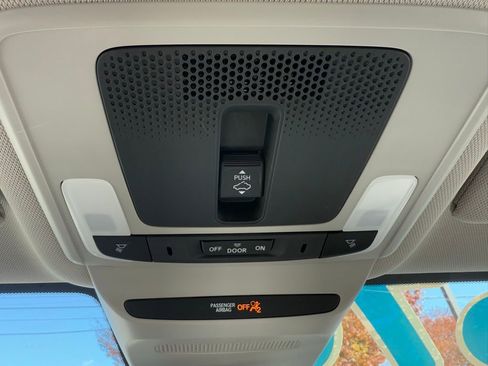 Used 2024 Honda HR-V EX-L image 23