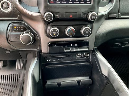 Used 2019 RAM 1500 Big Horn RWD image 31