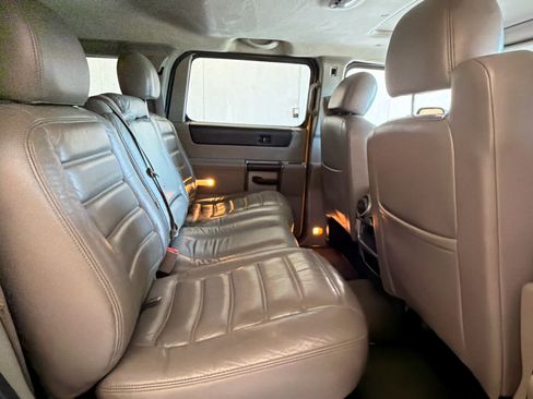Used 2004 HUMMER H2 w/ Preferred Equipment Group AWD/4WD image 29