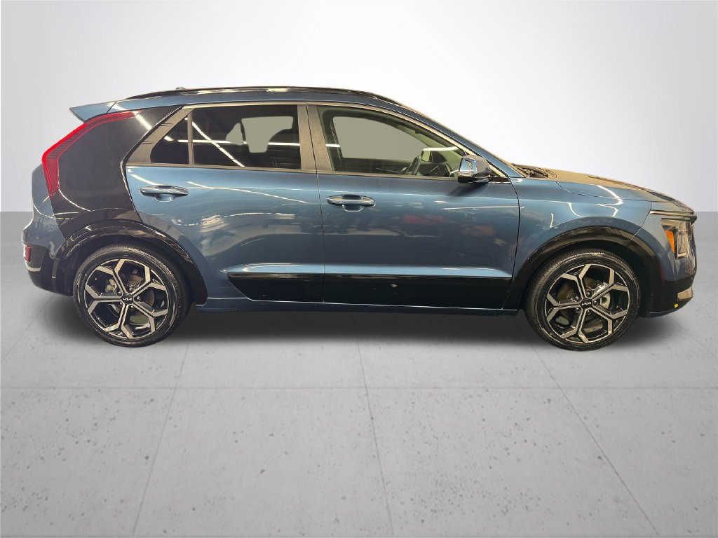 Used 2023 Kia Niro SX Touring FWD image 9