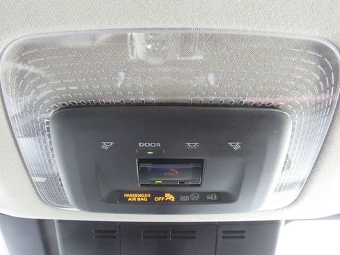 Used 2024 Toyota Prius Prime FWD image 26