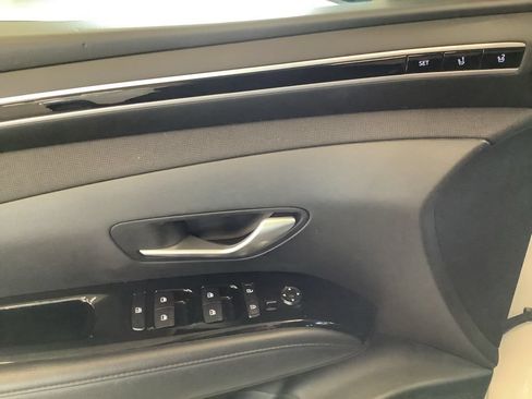 Certified 2023 Hyundai Tucson Limited AWD/4WD image 19