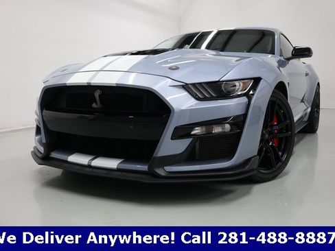 Used 2022 Ford Mustang Shelby GT500 w/ Technology Package image 2