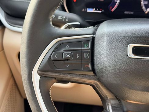 Certified 2023 Jeep Grand Cherokee Limited AWD/4WD image 24