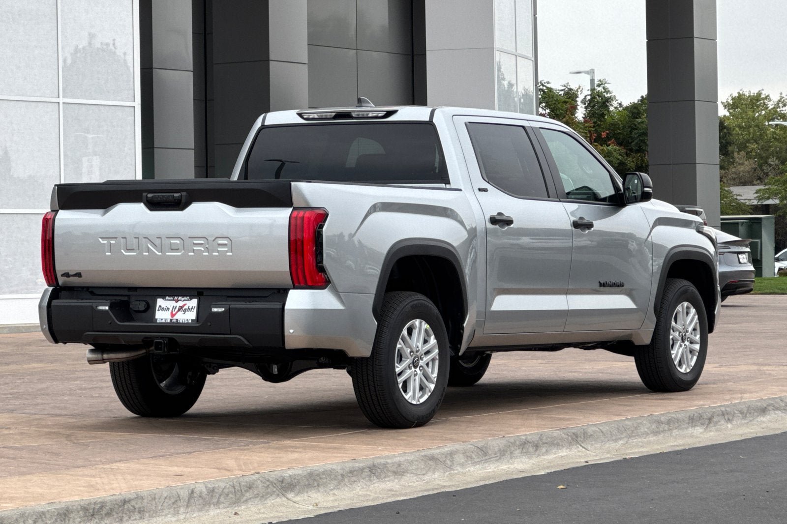 New 2026 Toyota Tundra SR5 w/ SR5 Convenience Package AWD/4WD image 4
