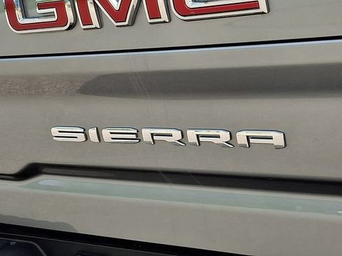 Used 2025 GMC Sierra 2500 AT4X AWD/4WD image 40