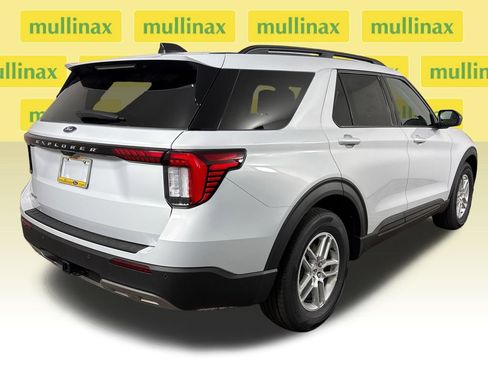 New 2026 Ford Explorer Active w/ Active Comfort Package RWD image 4