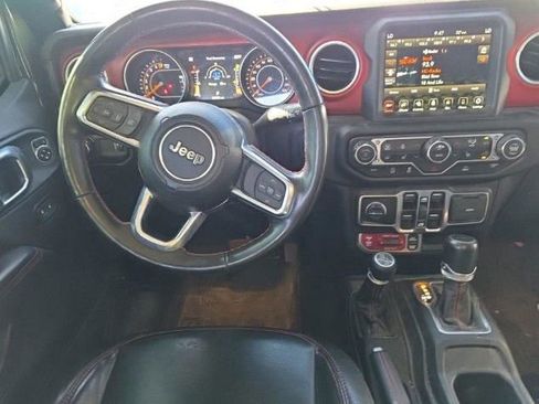 Used 2023 Jeep Gladiator Rubicon w/ Cold Weather Group AWD/4WD image 2