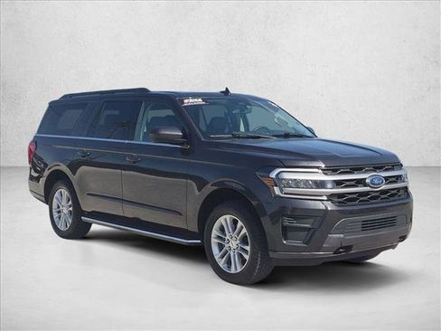 Used 2022 Ford Expedition Max XLT AWD/4WD image 3