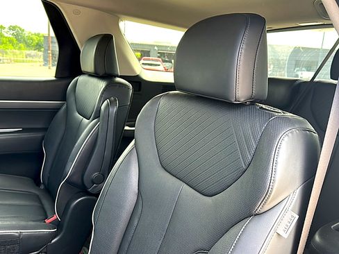 Used 2025 Hyundai Palisade SEL FWD image 19