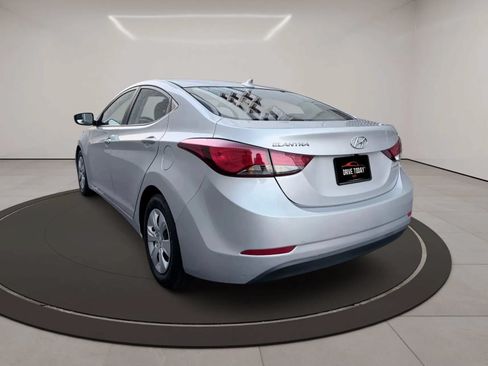 Used 2016 Hyundai Elantra SE FWD image 5