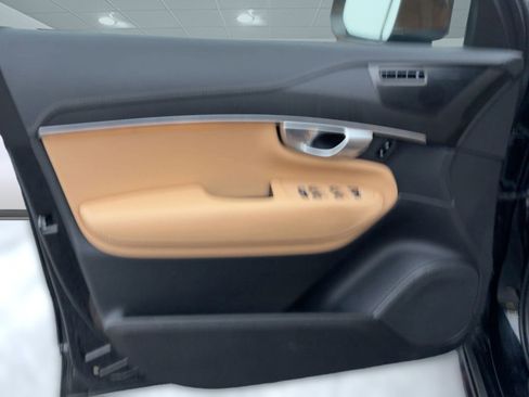 Certified 2024 Volvo XC90 T8 Ultimate w/ Protection Package Premier image 21