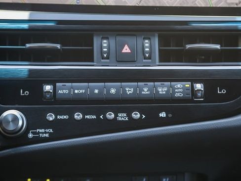 Used 2025 Lexus ES 350 w/ Premium Package FWD image 15