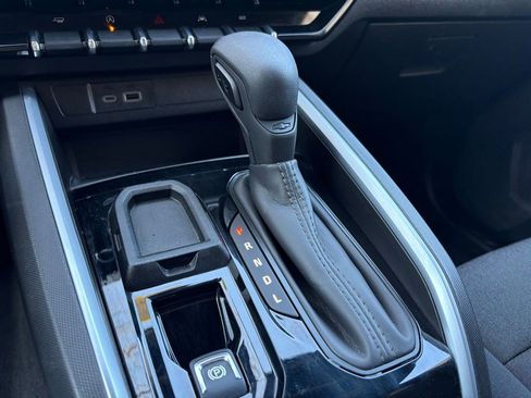 Used 2025 Chevrolet Colorado W/T w/ Advanced Trailering Package image 34